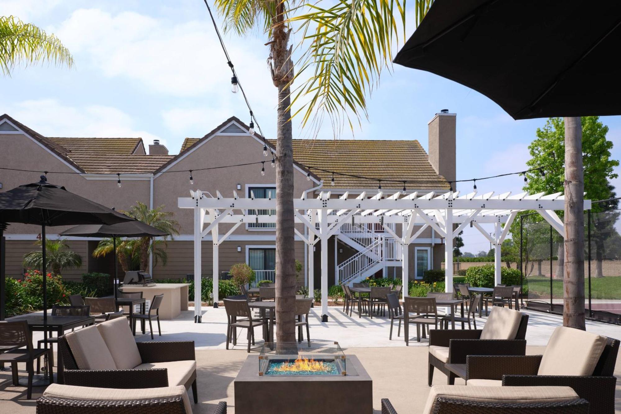 Residence Inn Costa Mesa Newport Beach Экстерьер фото