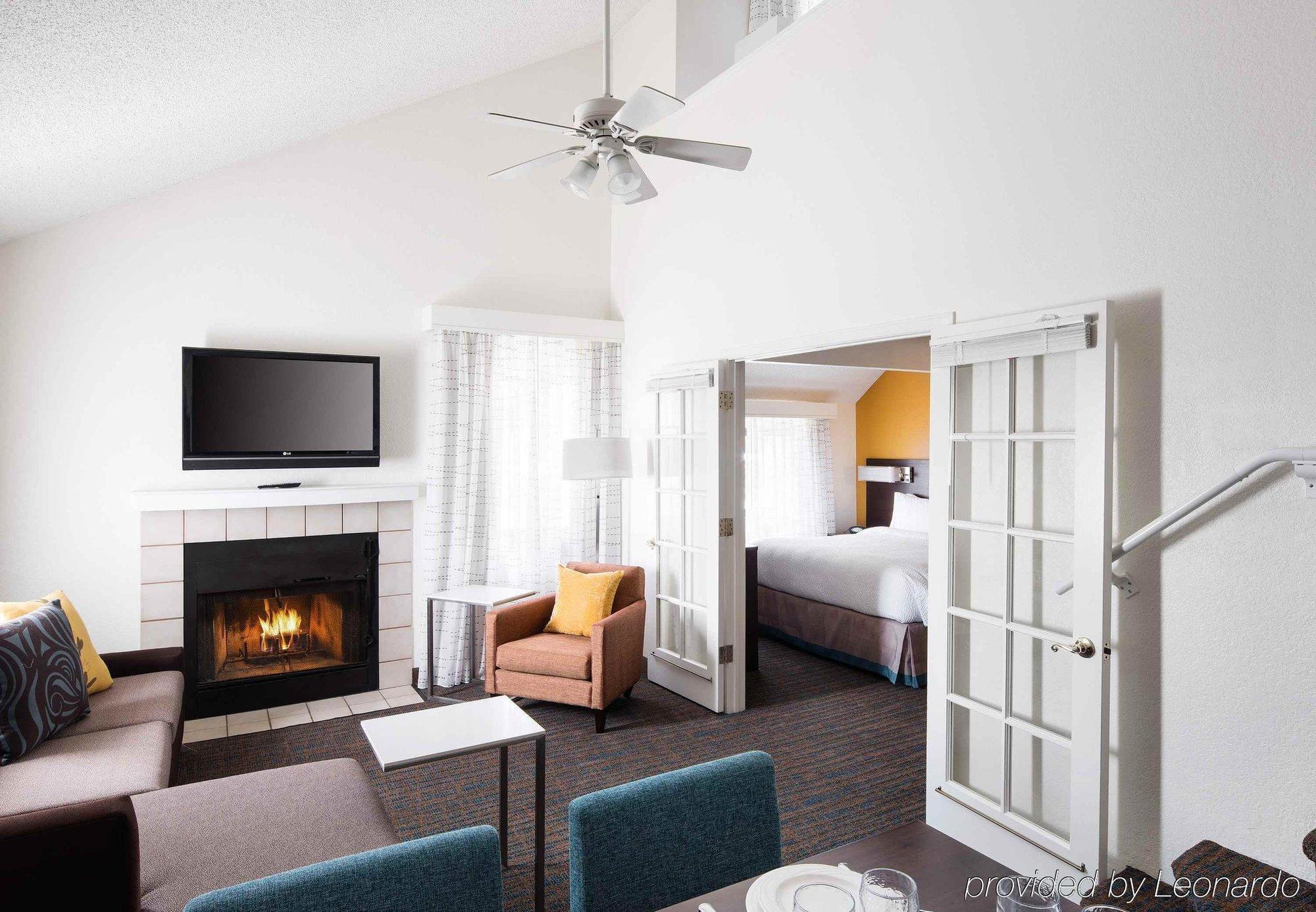 Residence Inn Costa Mesa Newport Beach Экстерьер фото