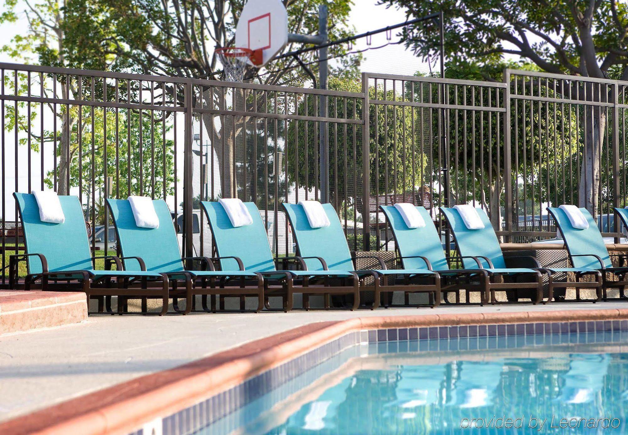 Residence Inn Costa Mesa Newport Beach Экстерьер фото